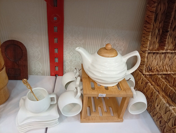 ست قوری نعلبکی و فنجان سرامیکی
