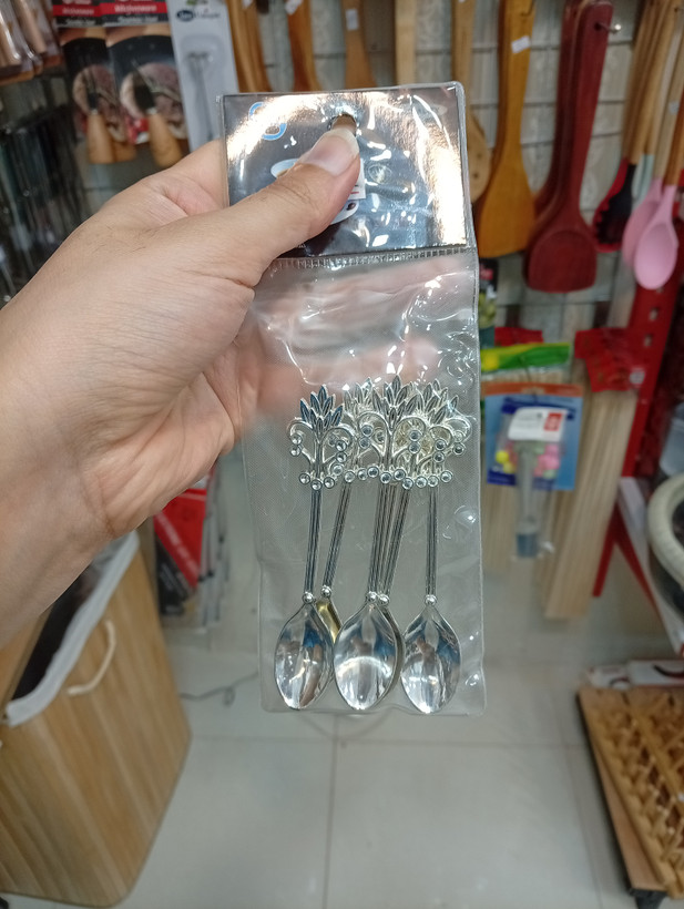 قاشق چای خوری تاج طلایی و نقره ای