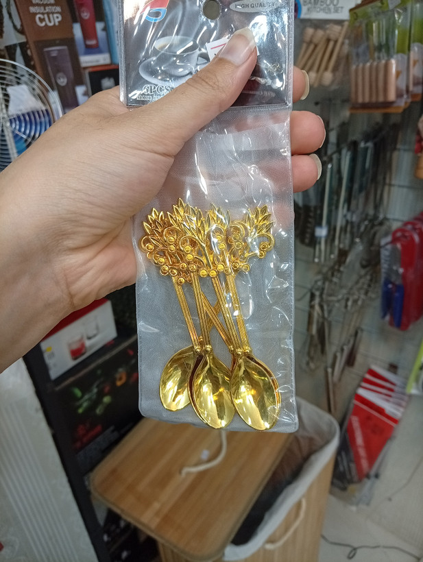 قاشق چای خوری تاج طلایی و نقره ای