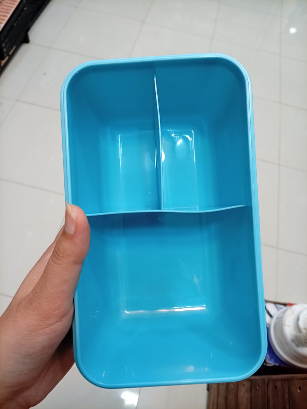 ظرف غذا مدل مستطیلی به همراه قاشق و چنگال