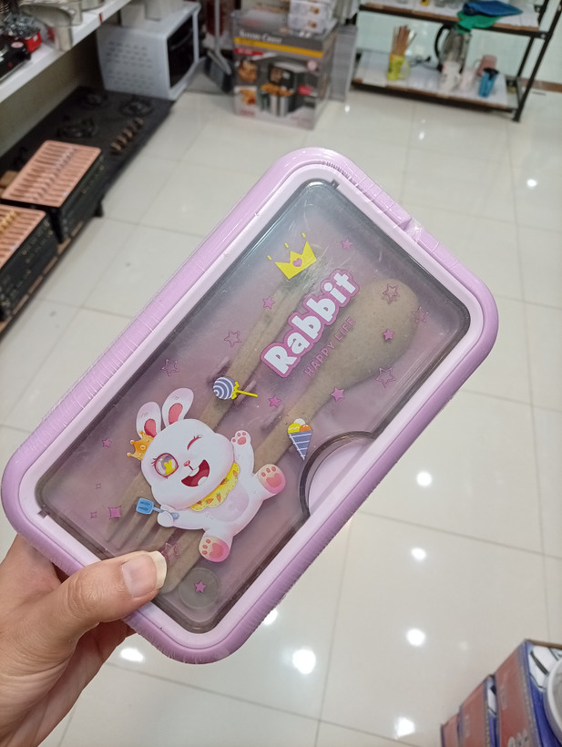 ظرف غذا مدل مستطیلی به همراه قاشق و چنگال