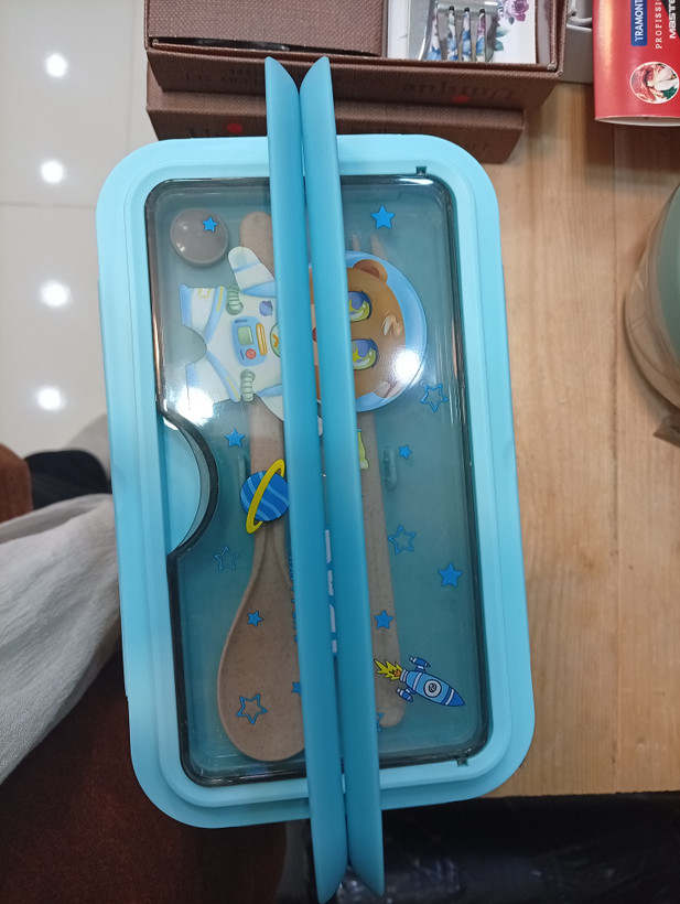 ظرف غذا مدل مستطیلی به همراه قاشق و چنگال